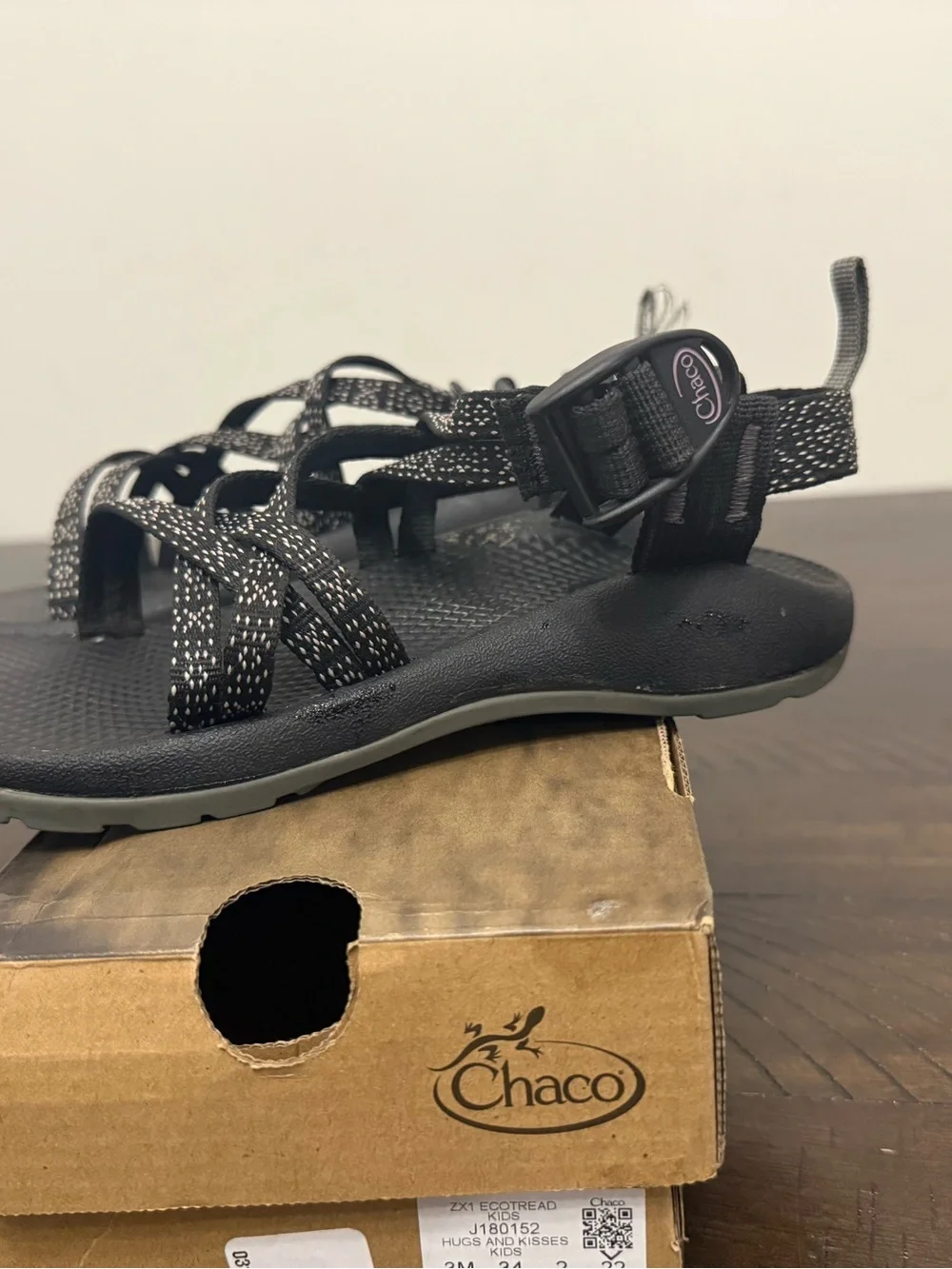 Chaco Kids ZX1 Ecotread Hugs And Kisses Size 3M Sandel Shoes